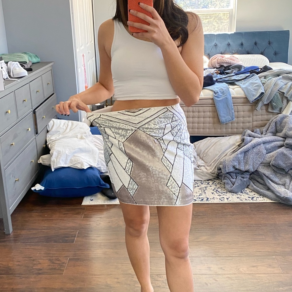 White and Silver Sequins Mini Skirt - Picture 3 of 7